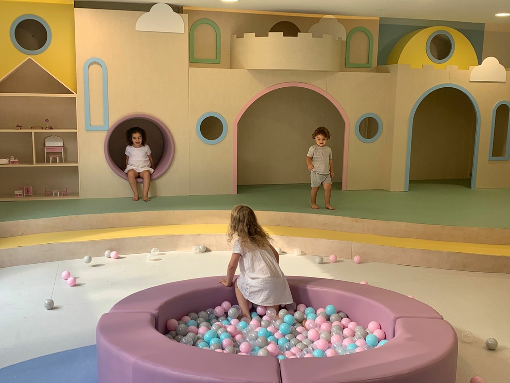 תמונת מופע: גן עם אמאבא במרכז קטנטנים