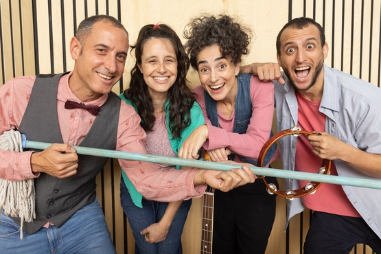 תמונת מופע: ״שירים לעמליה״ - המופע המחודש