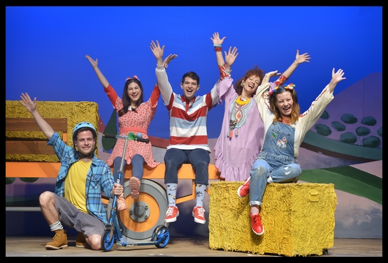 תמונת מופע: שיר לשירה- שבת של זהב - תיאטרון הקיבוץ